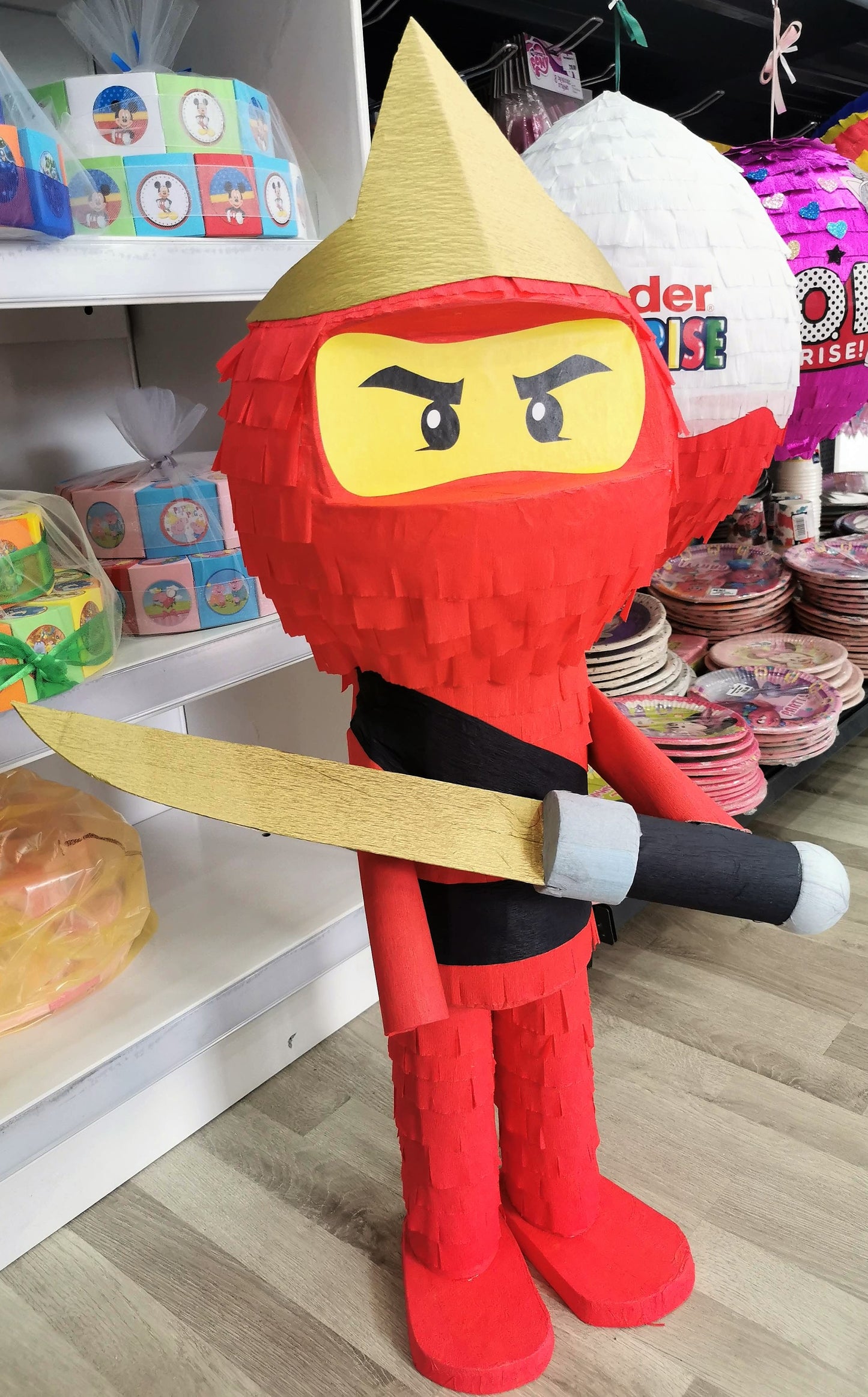 6 Pinjata za rođendan Lego Ninjago crveni nindža. Pinjata za dečake