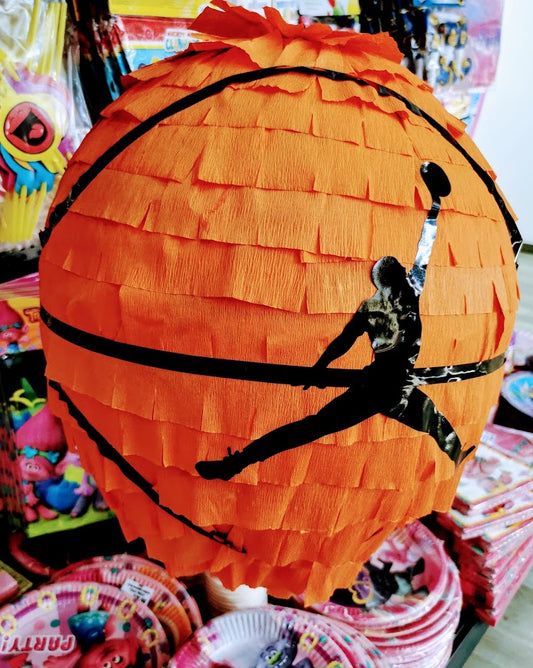 Pinjata kosarkaska lopta