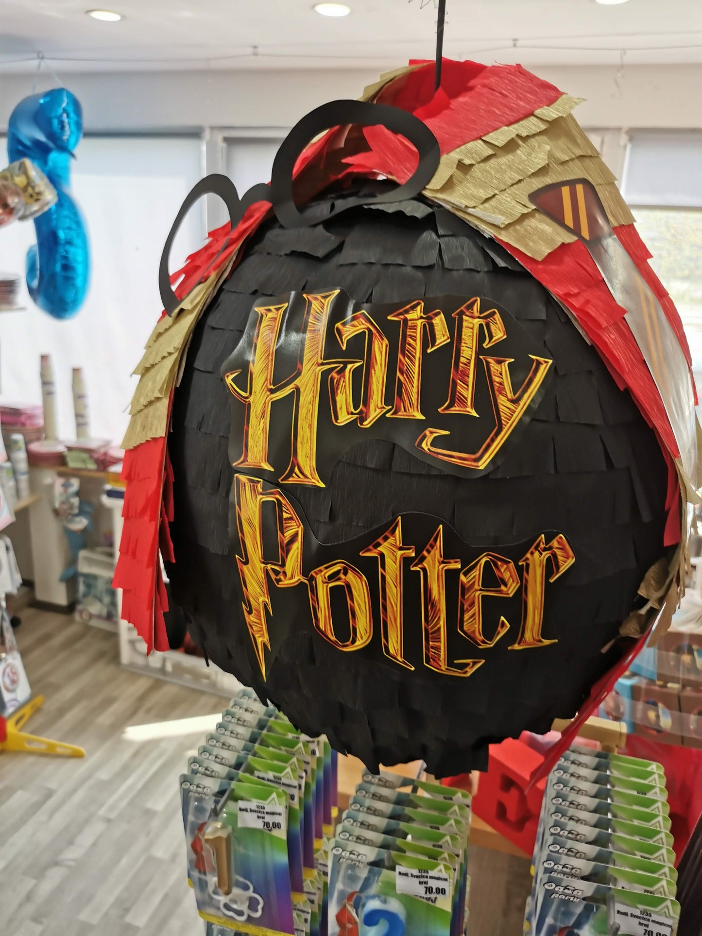 Pinjata za rođendane Harry Potter. Pinjata za decu Hari Poter